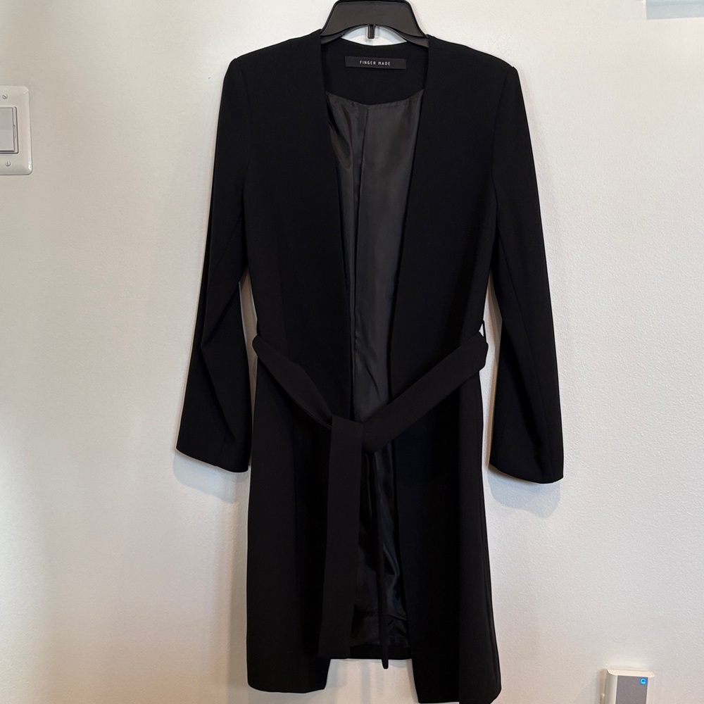 Chic Black Women's Blazer with Belt